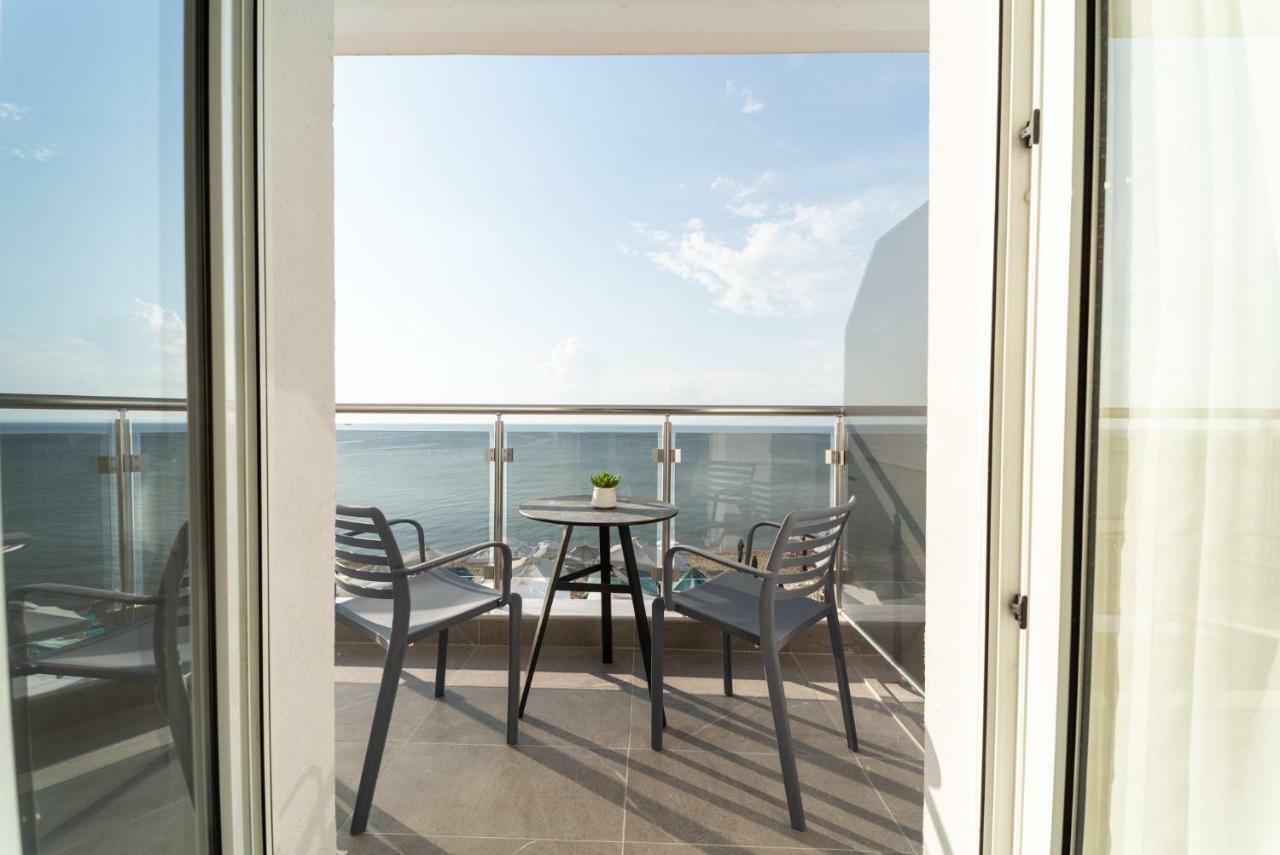Atlantis "Pleasure By The Sea" Apartment Peraía Екстериор снимка