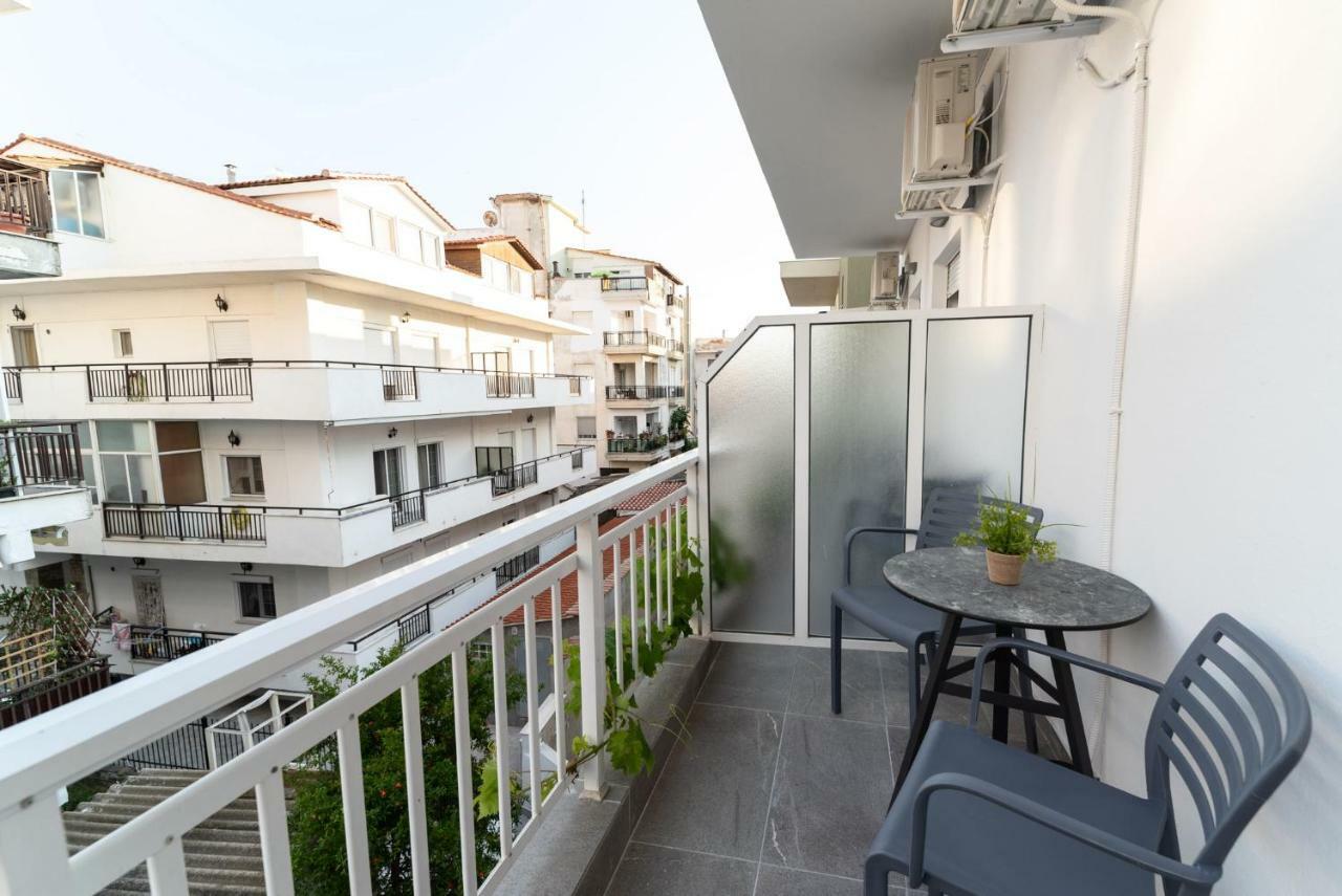 Atlantis "Pleasure By The Sea" Apartment Peraía Екстериор снимка