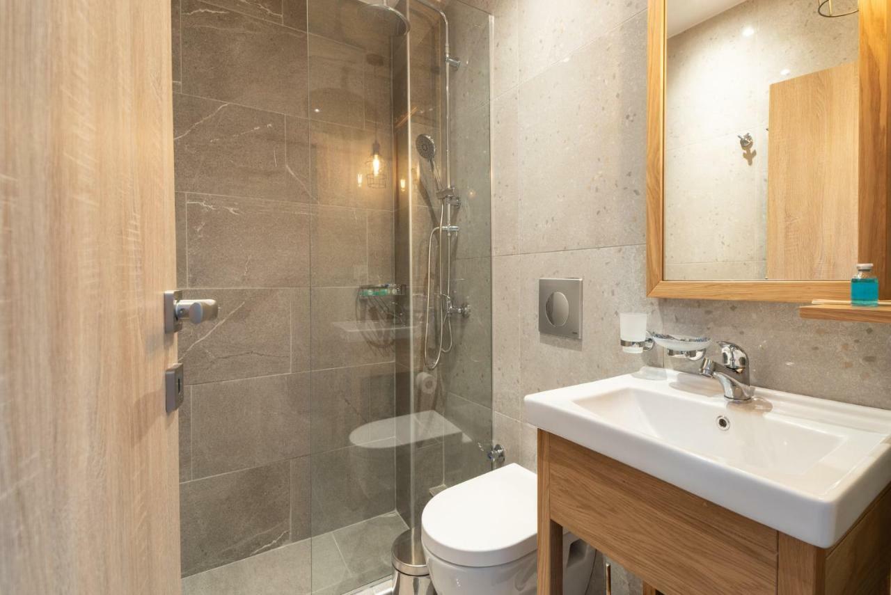 Atlantis "Pleasure By The Sea" Apartment Peraía Екстериор снимка