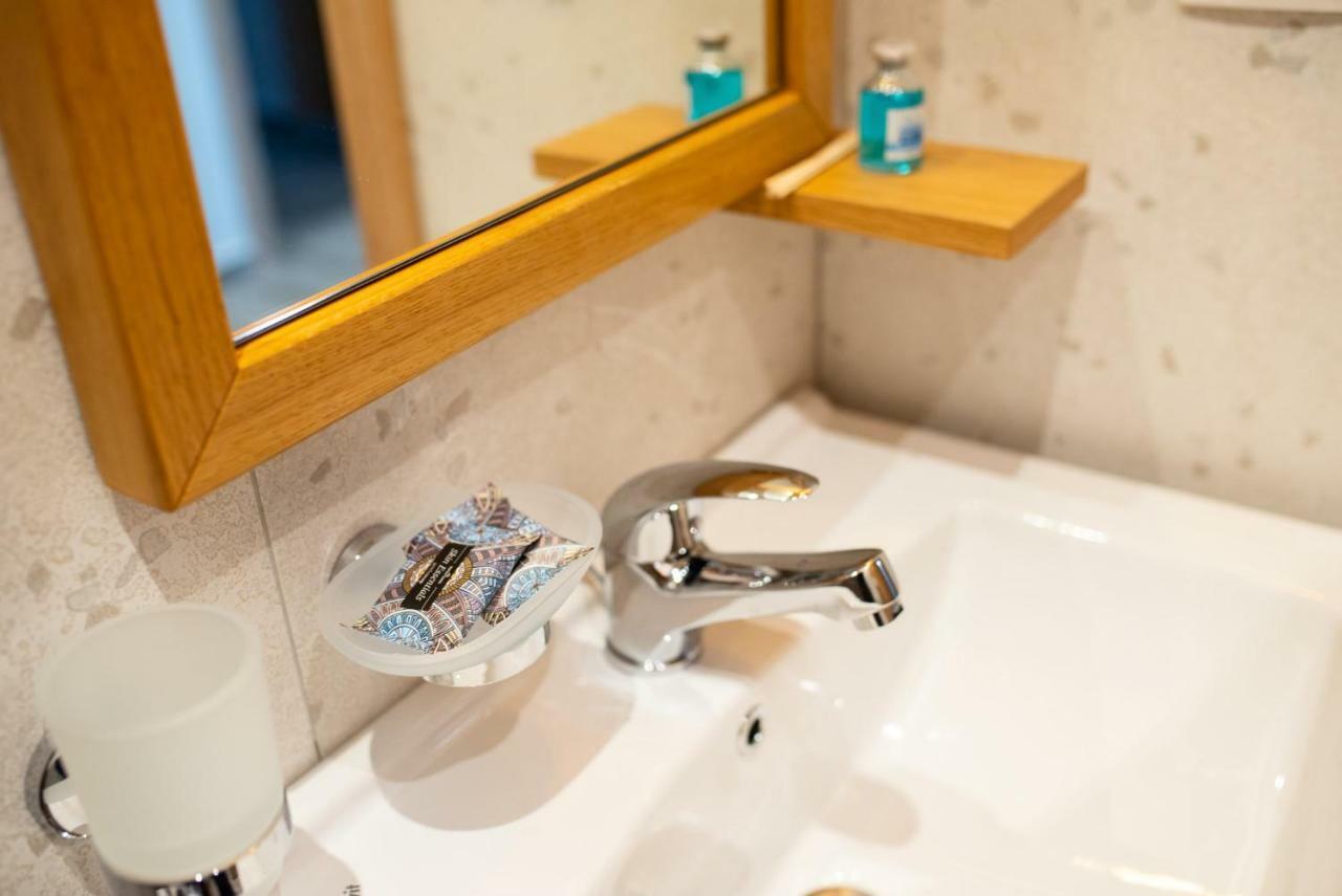 Atlantis "Pleasure By The Sea" Apartment Peraía Екстериор снимка